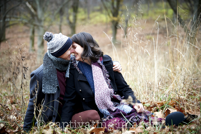 couple kissing portrait