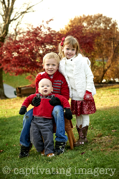 children-Christmas-portrait