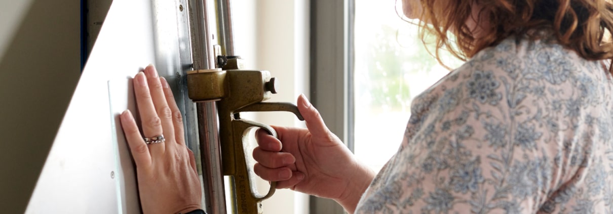 glass cutting - Pittsburgh Portrait Photographer