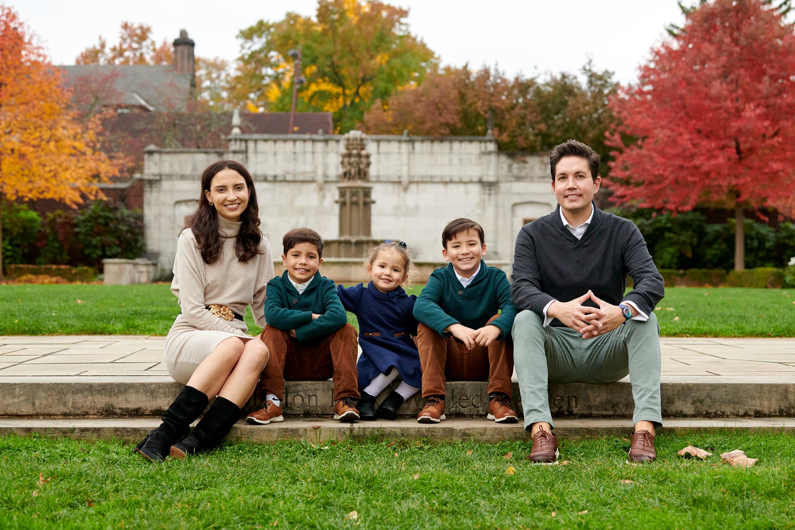 casual family portrait - Pittsburgh Photographer
