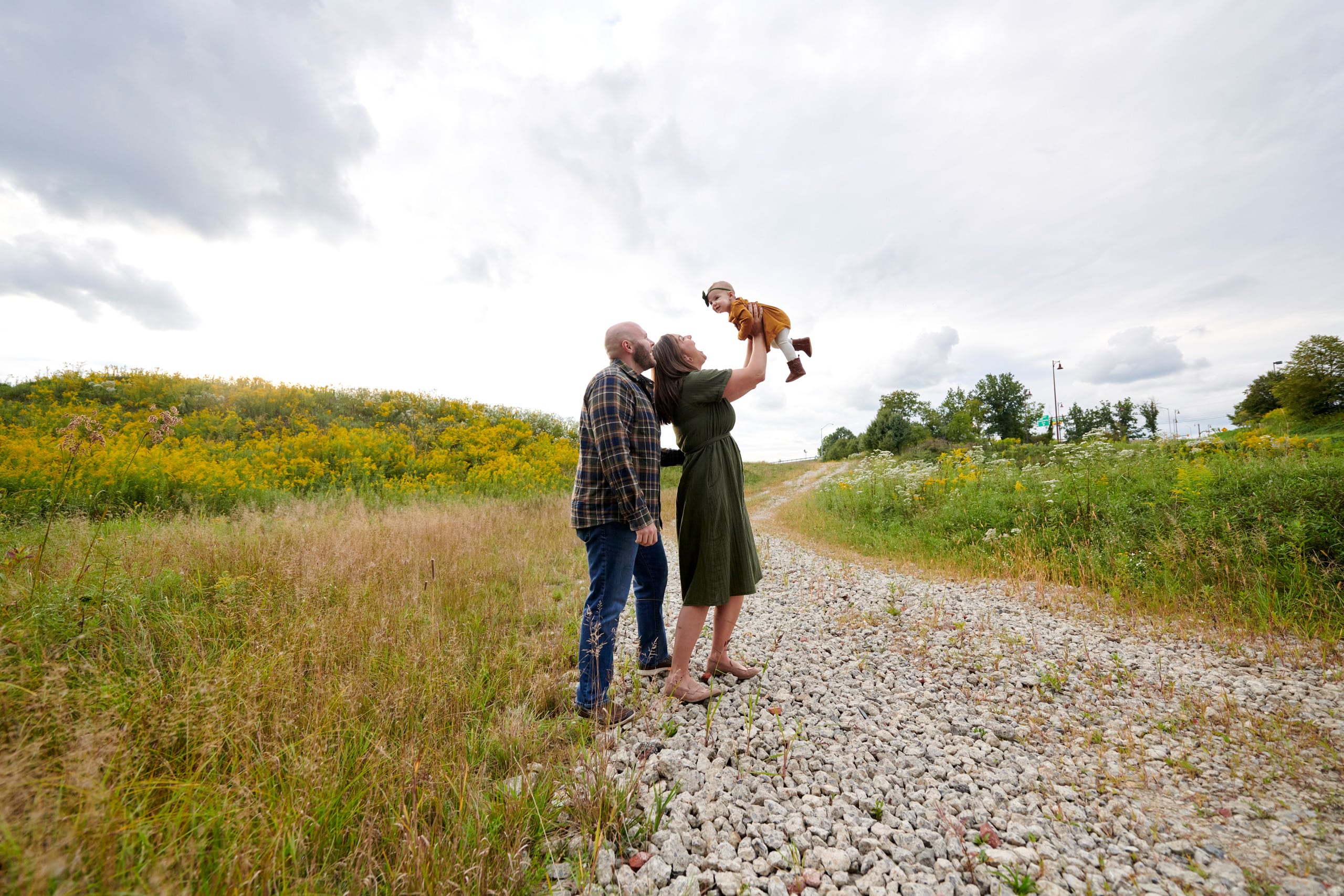 family portrait country road - Pittsburgh Photographer